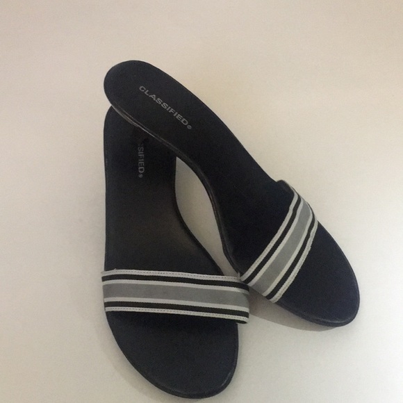 Classified kitten heel slip on shoe - Picture 2 of 9